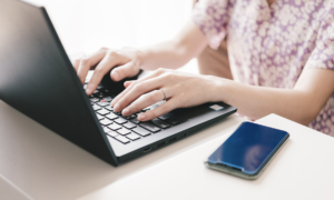 ワンオペ育児で大変なママでもできる安全な在宅ワークまとめ